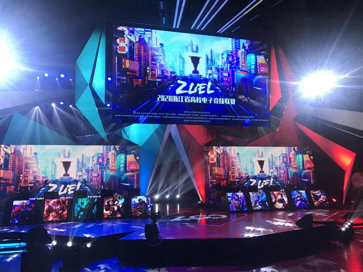 球锦标赛中 球锦标赛中