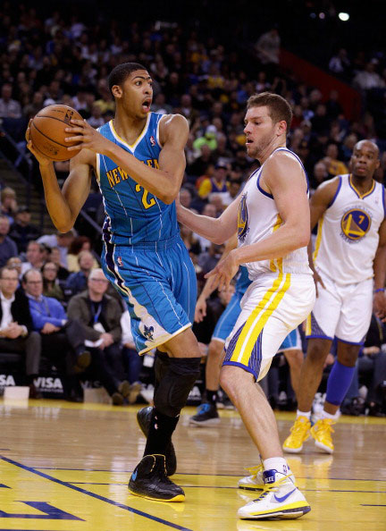 正吸引着越 正吸引着越