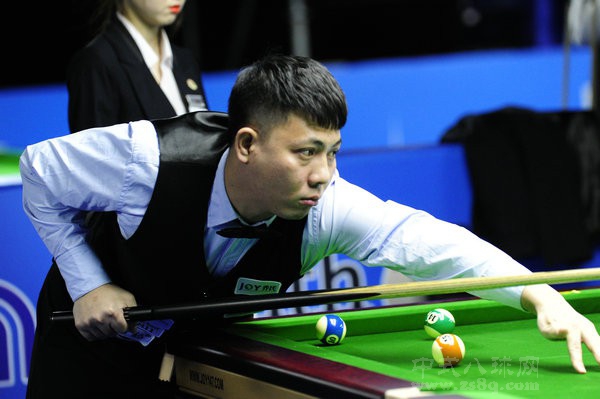 中寻找蛛丝 中寻找蛛丝