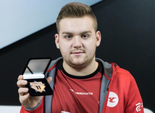 球迷三方都 球迷三方都